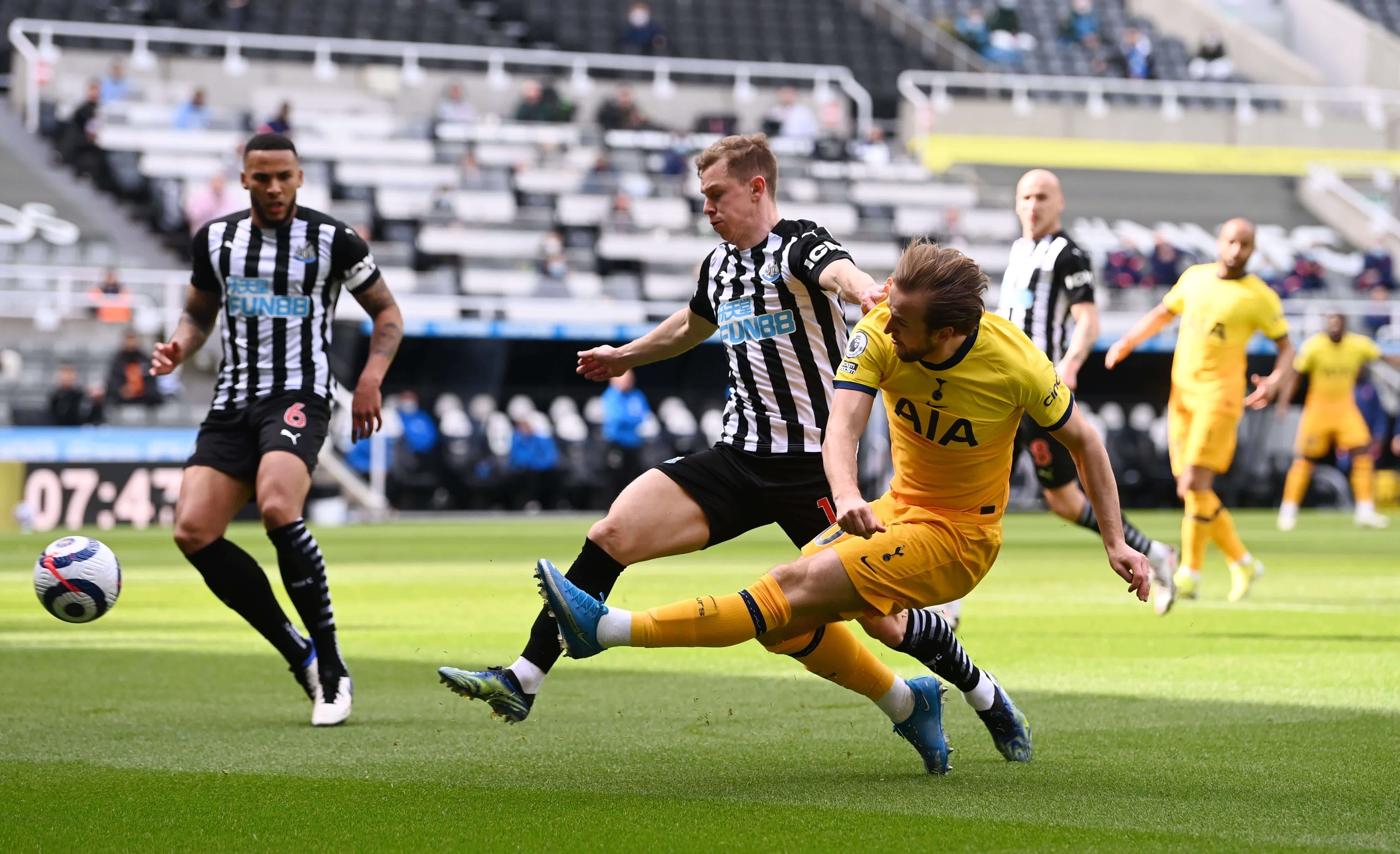 輕球員的發 輕球員的發